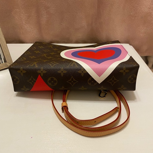 Louis Vuitton Toiletry 26 Game On Collection - Picture 3 of 8